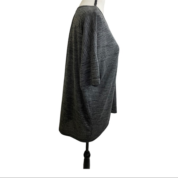 Zella short Sleeve front pocket grey/white size medium T shirt exercise - Picture 3 of 6